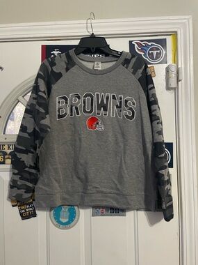 NFL Gray Browns Sweatshirt with Black/Gray Camo Sleeves